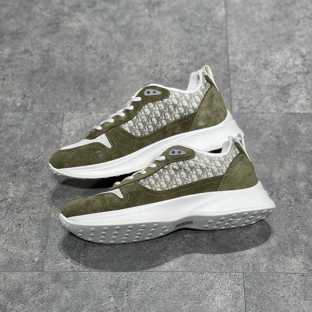 CD B25 SNEAKERS