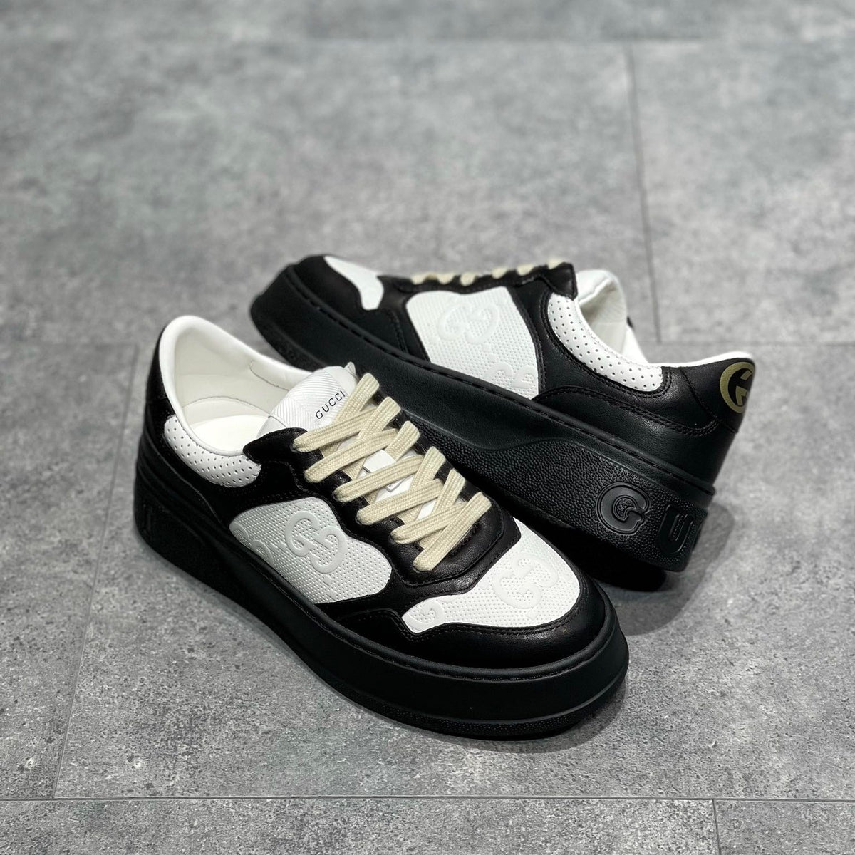 GG EMBOSSED SNEAKER