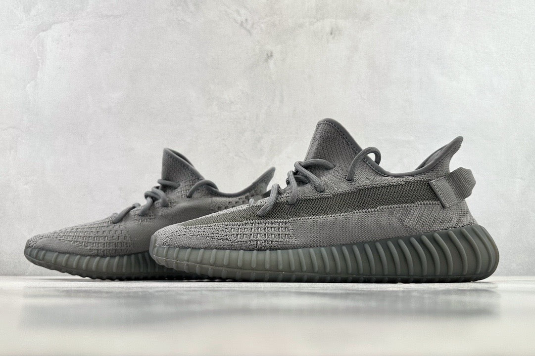 YEEZY BOOST 350 V2