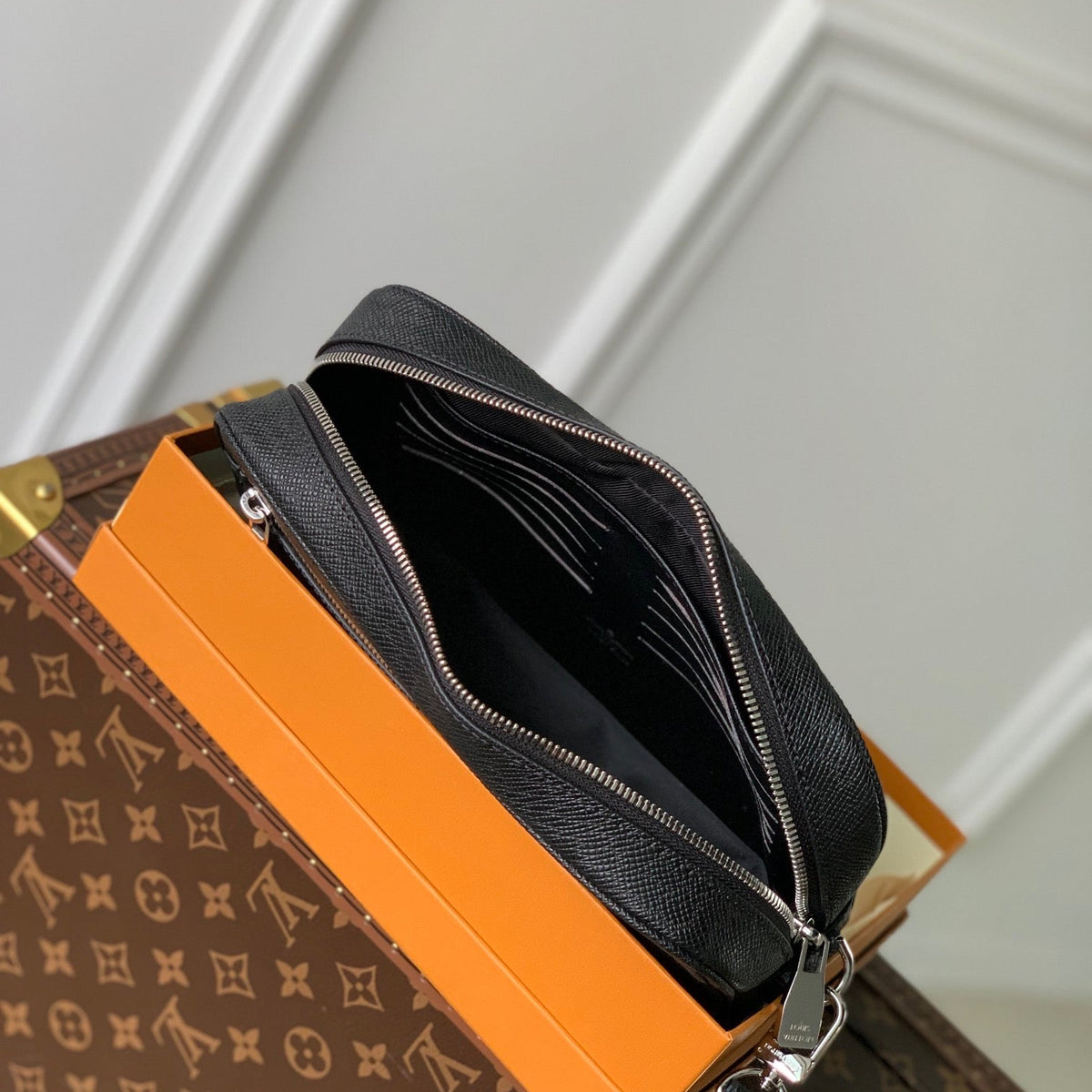 LOU POCHETTE KASAI