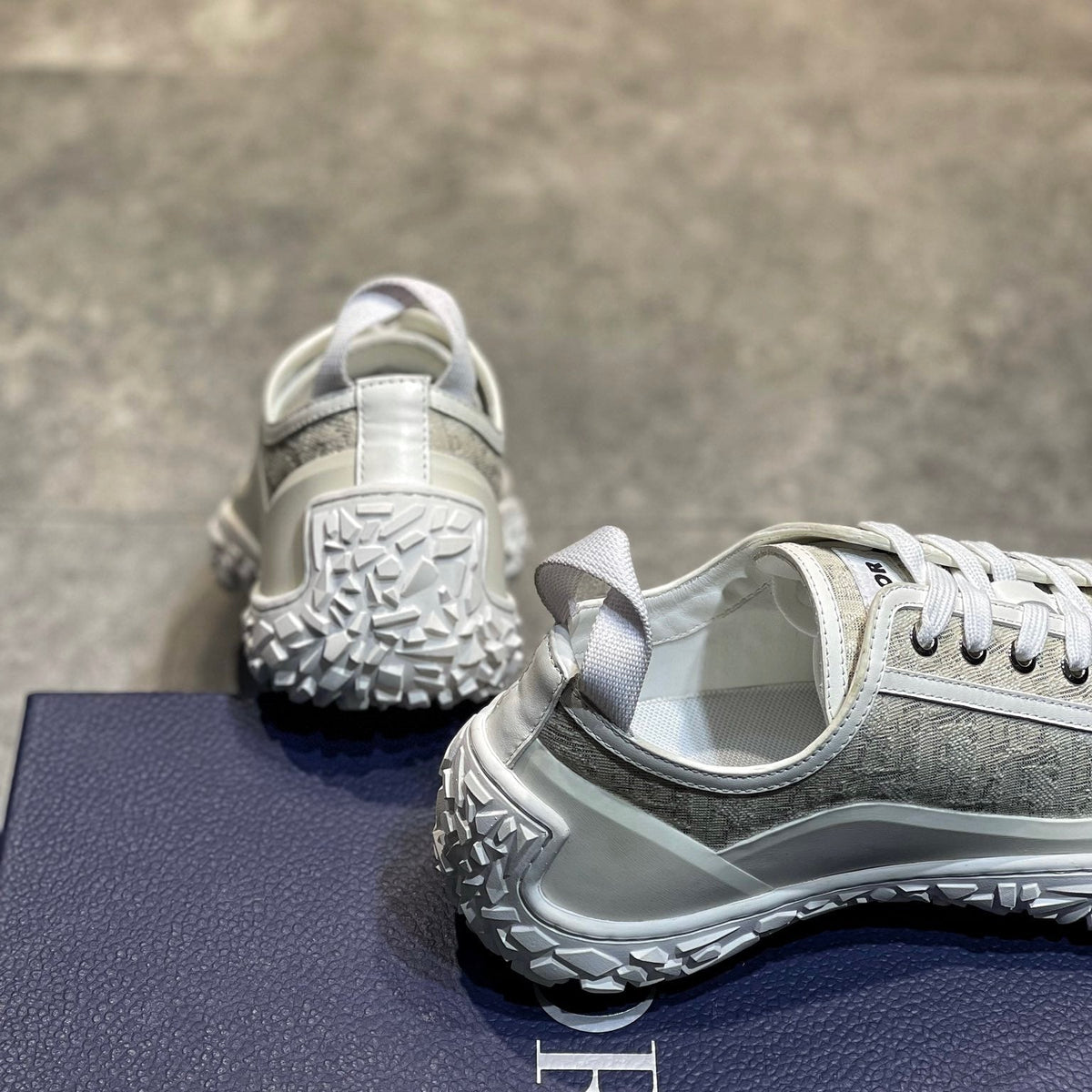 CD B28 SNEAKERS