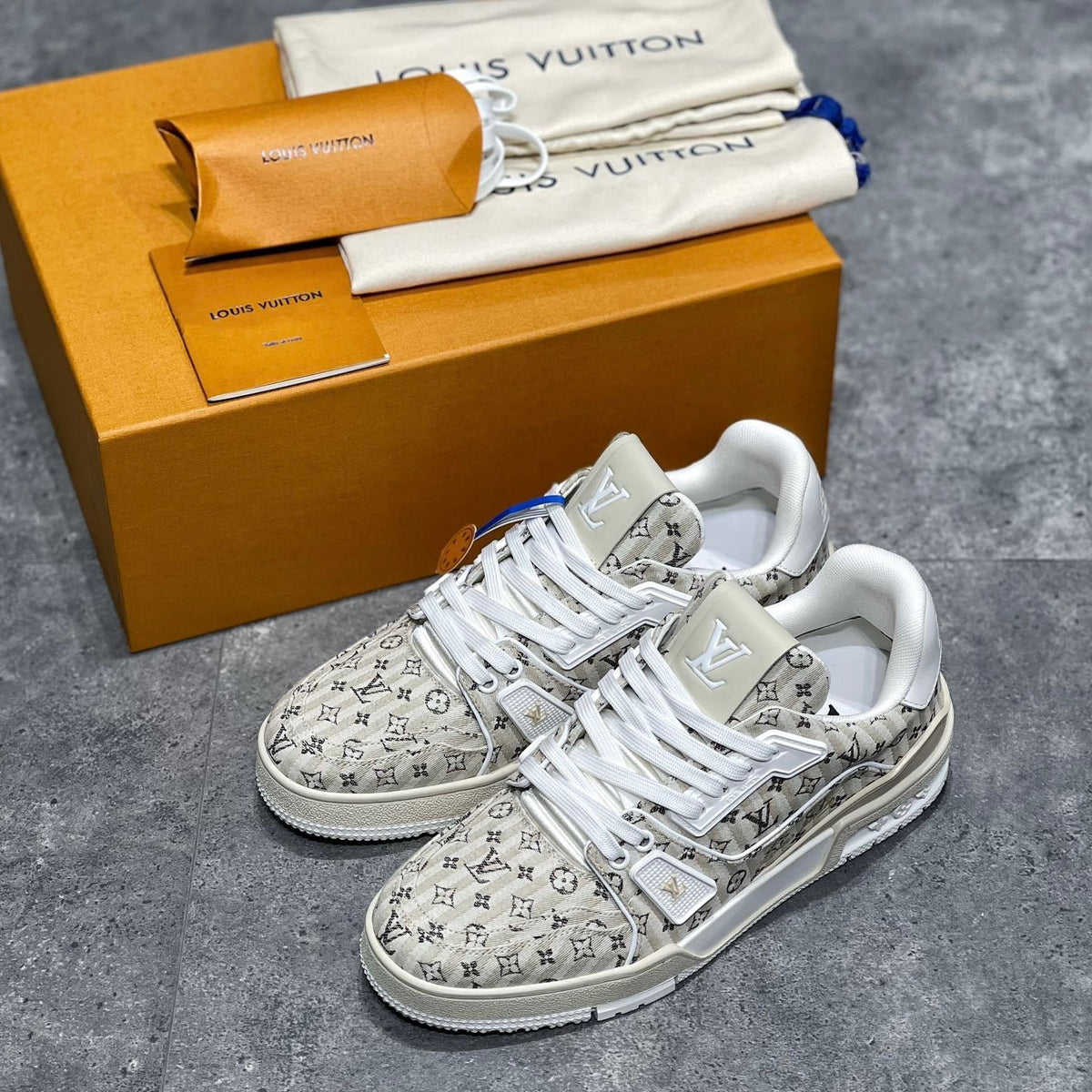 LOU TRAINERS