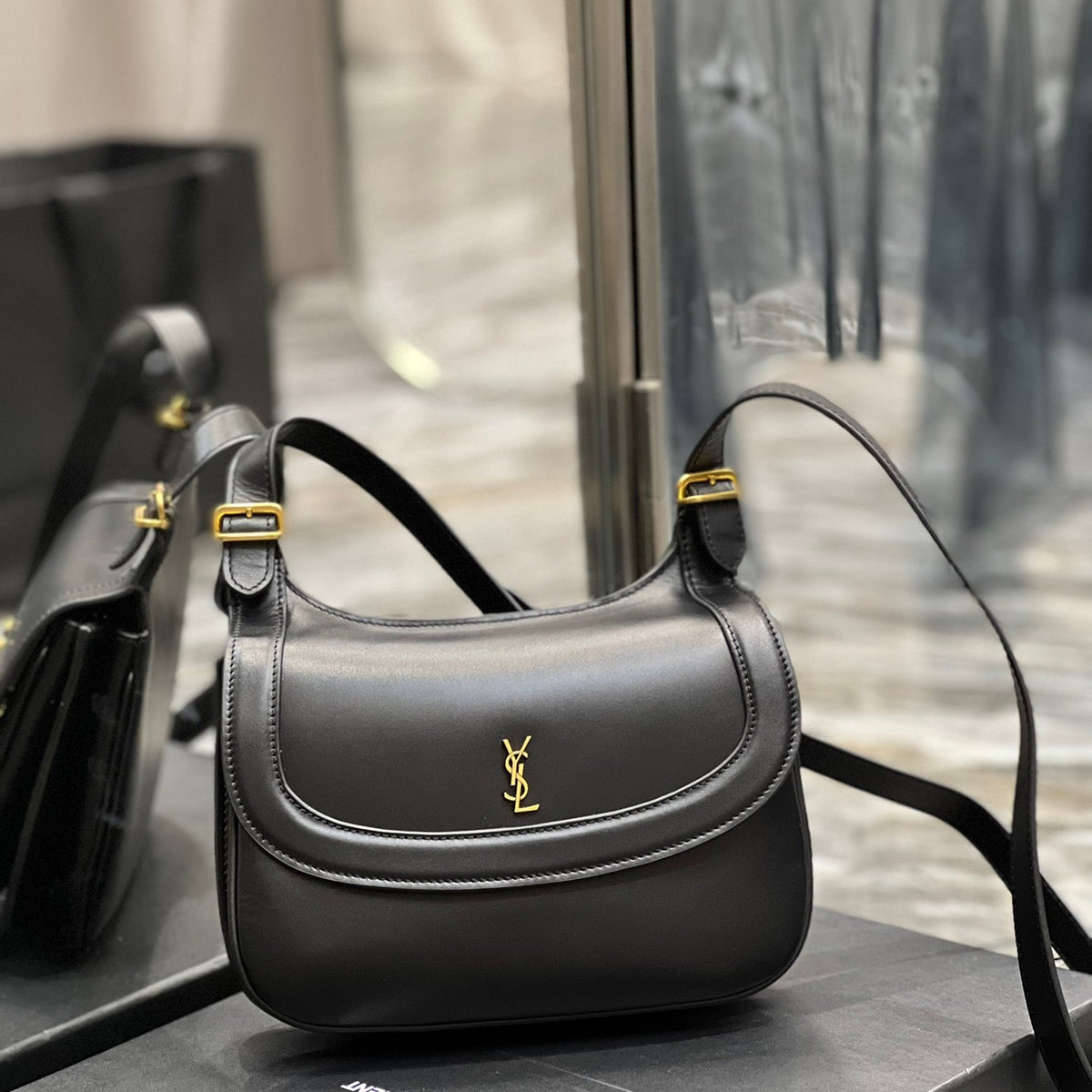 SL CHARLIE MEDIUM SHOULDER BAG