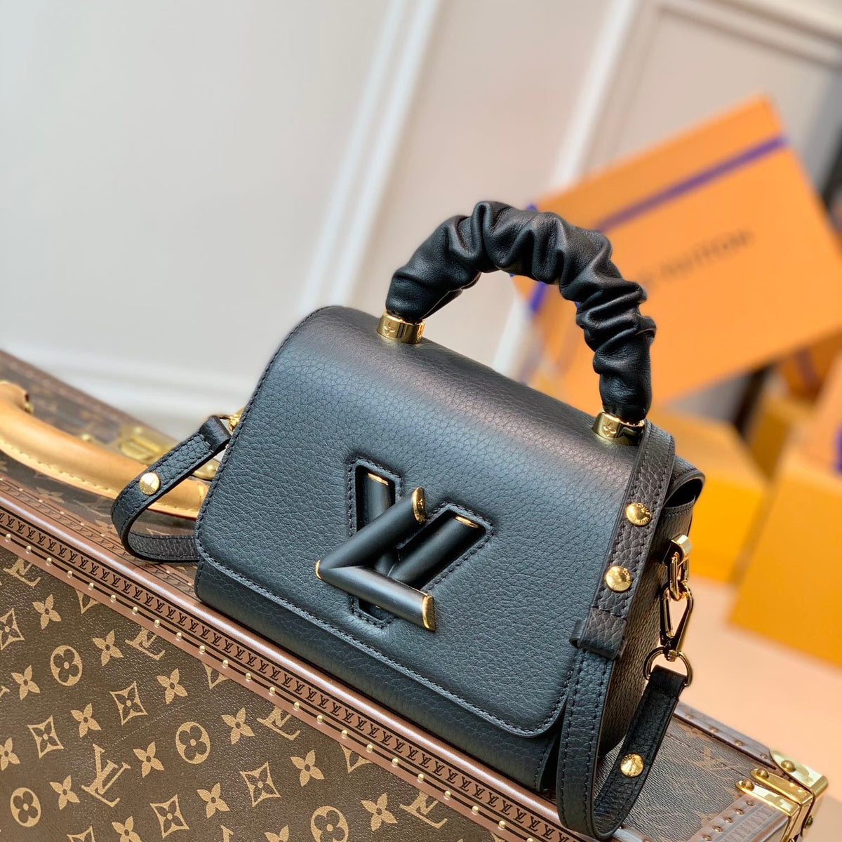 LOU TWIST PM BAG