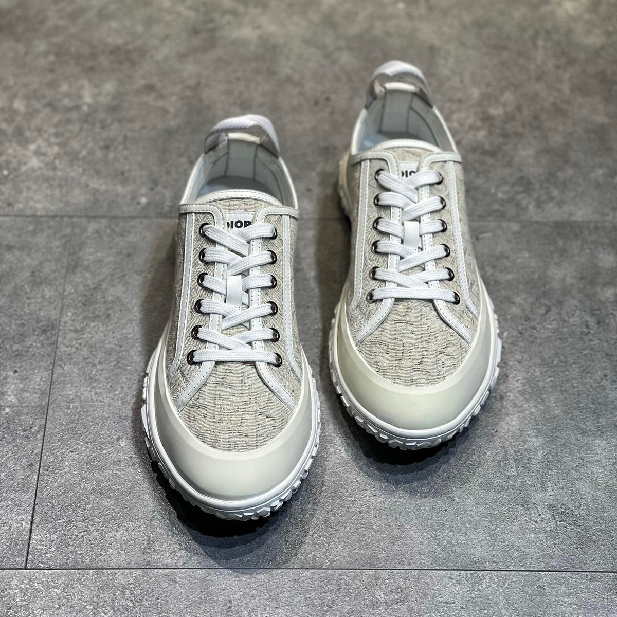 CD B28 SNEAKERS