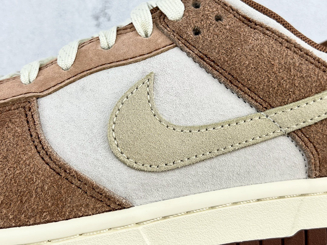 DUNK LOW MEDIUM CURRY