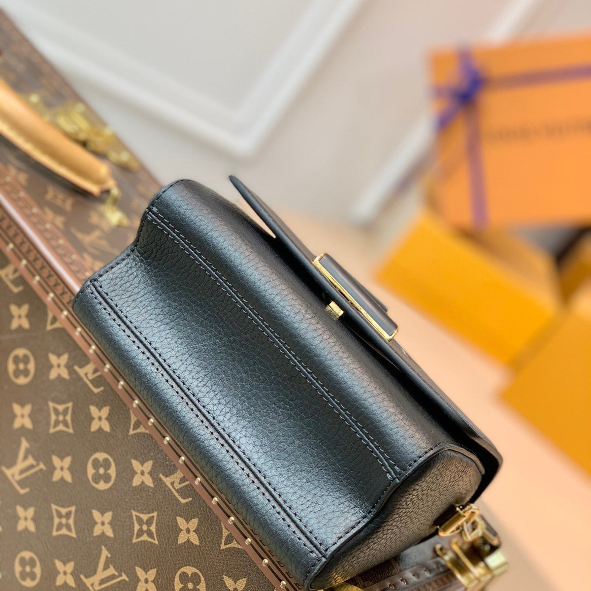 LOU TWIST PM BAG