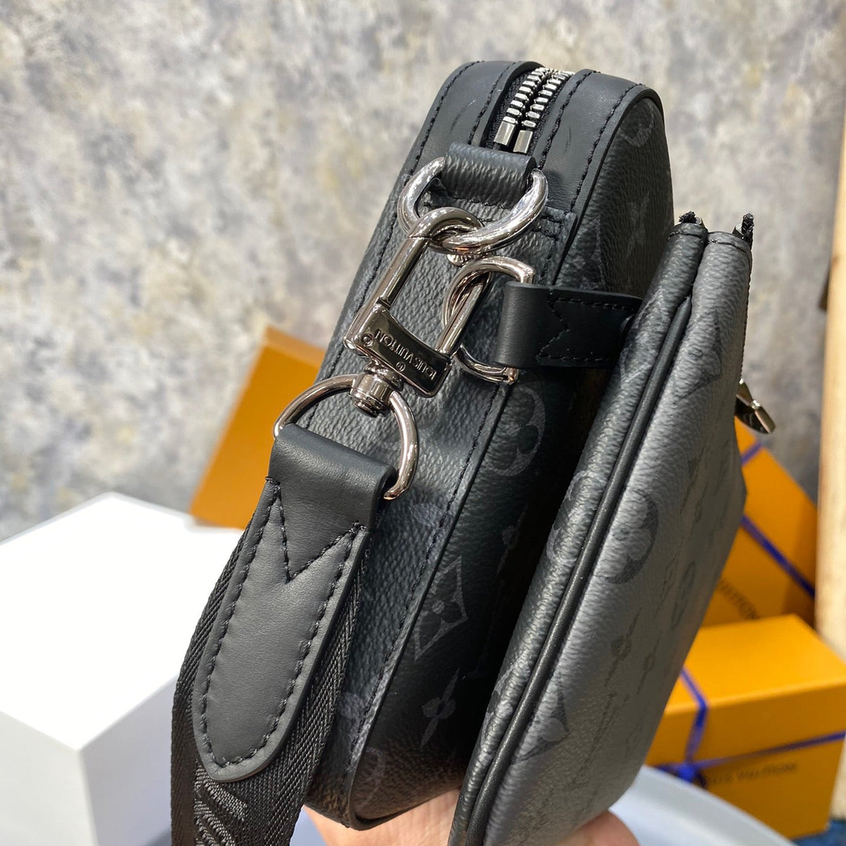 LOU TRIO MESSENGER BAG