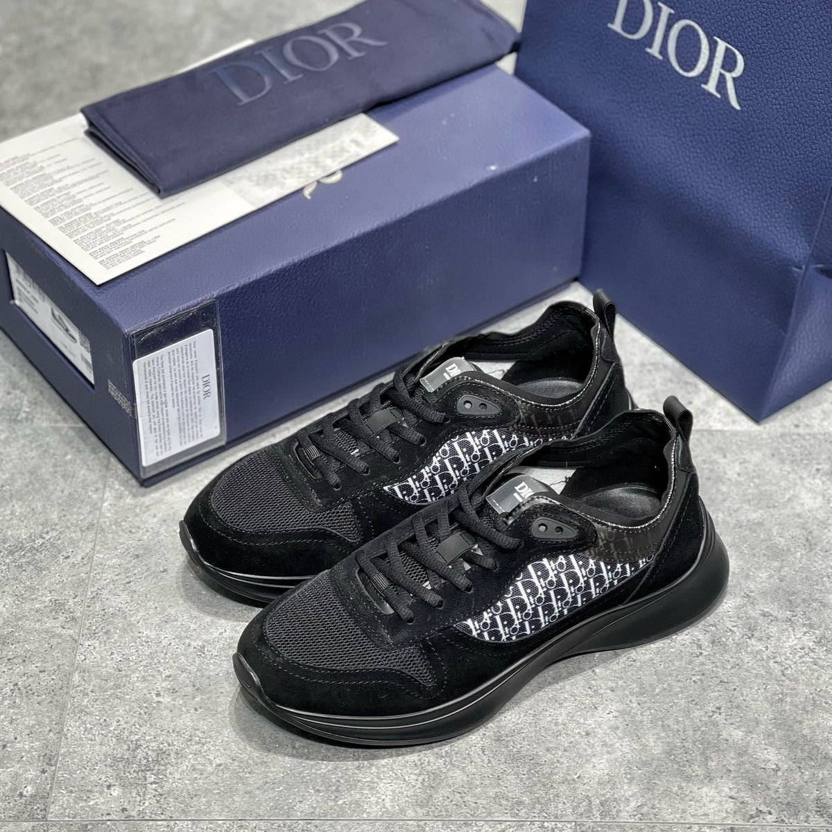CD B25 SNEAKERS
