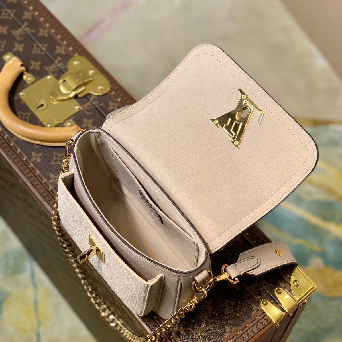 LOU LOCKME TENDER BAG