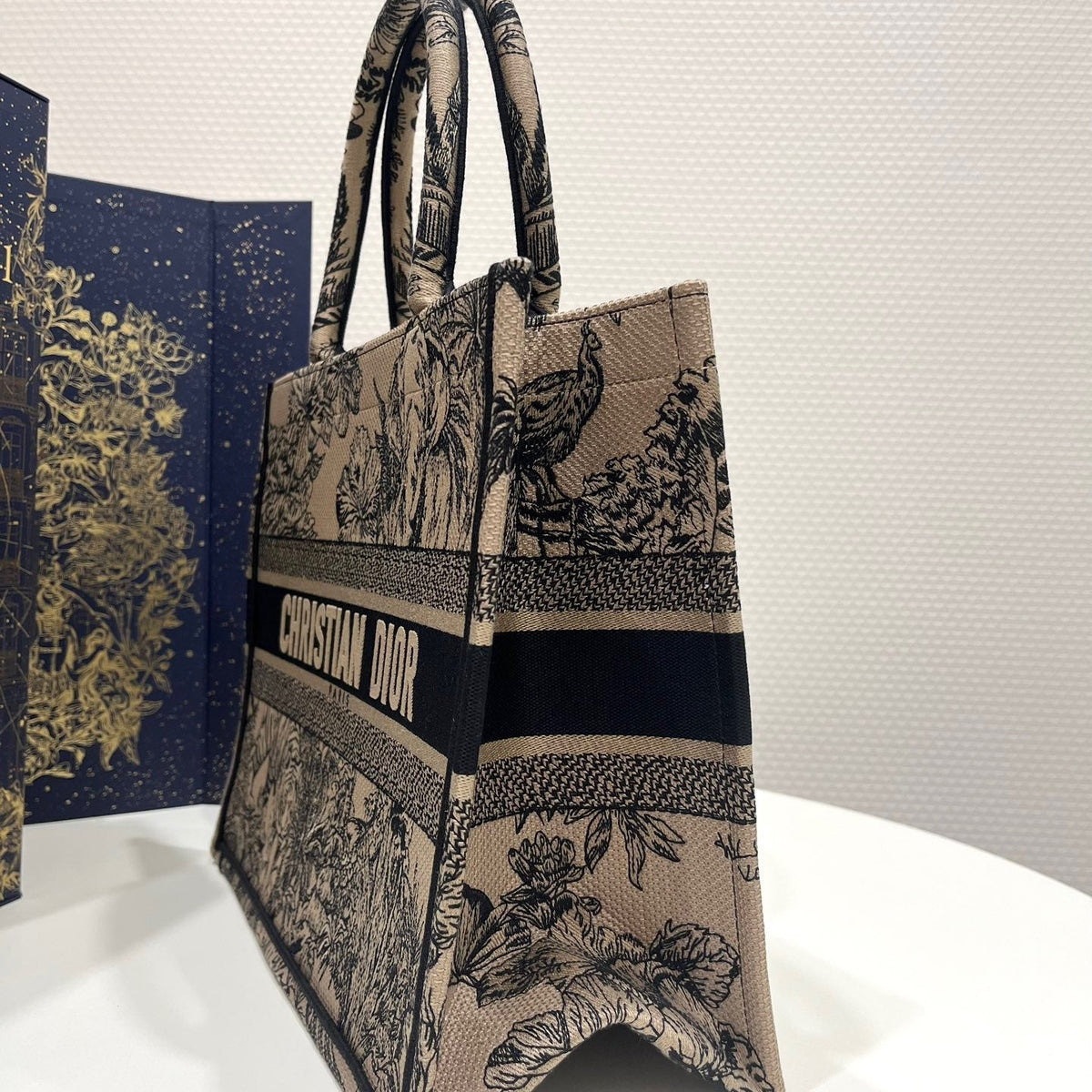 CD MEDIUM BOOK TOTE BAG