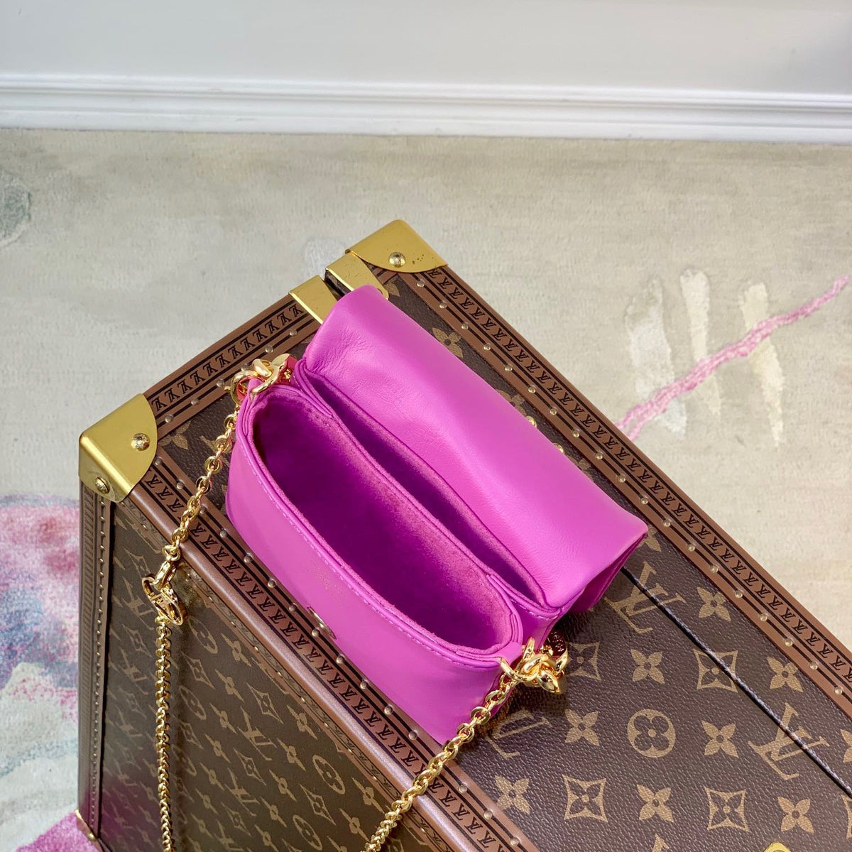 LOU BELTBAG COUSSIN