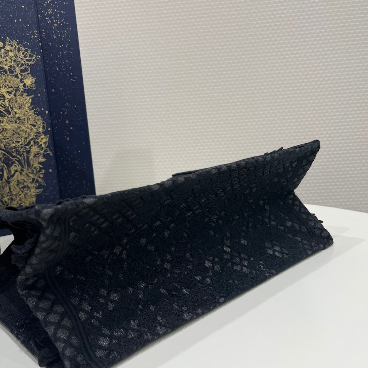 CD MEDIUM BOOK TOTE BAG
