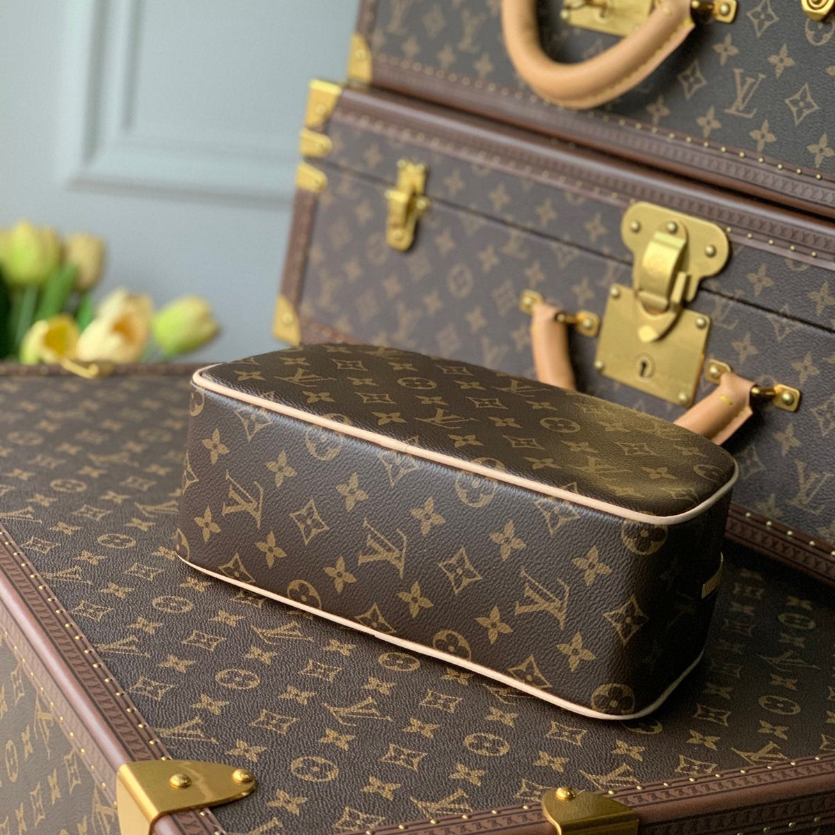 LOU TOILETRY BAG 25
