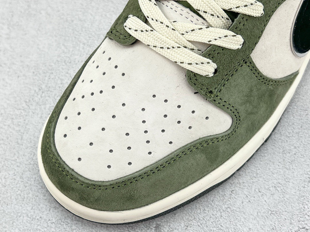 DUNK LOW x OTOMO KATUSHIRO