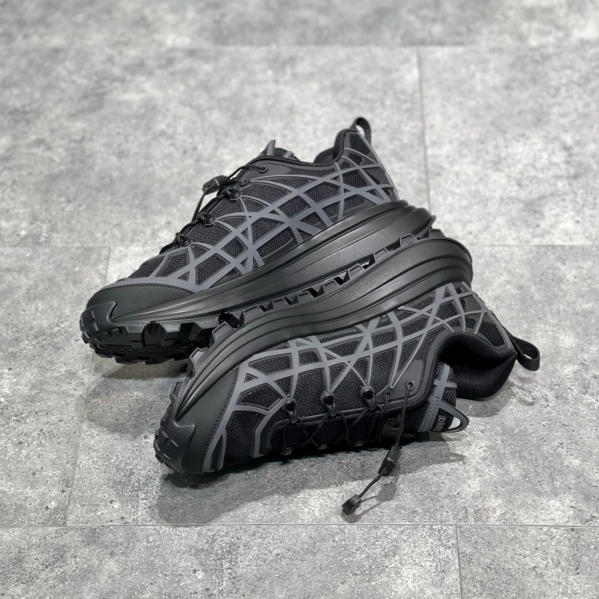 CD B31 TRAINERS