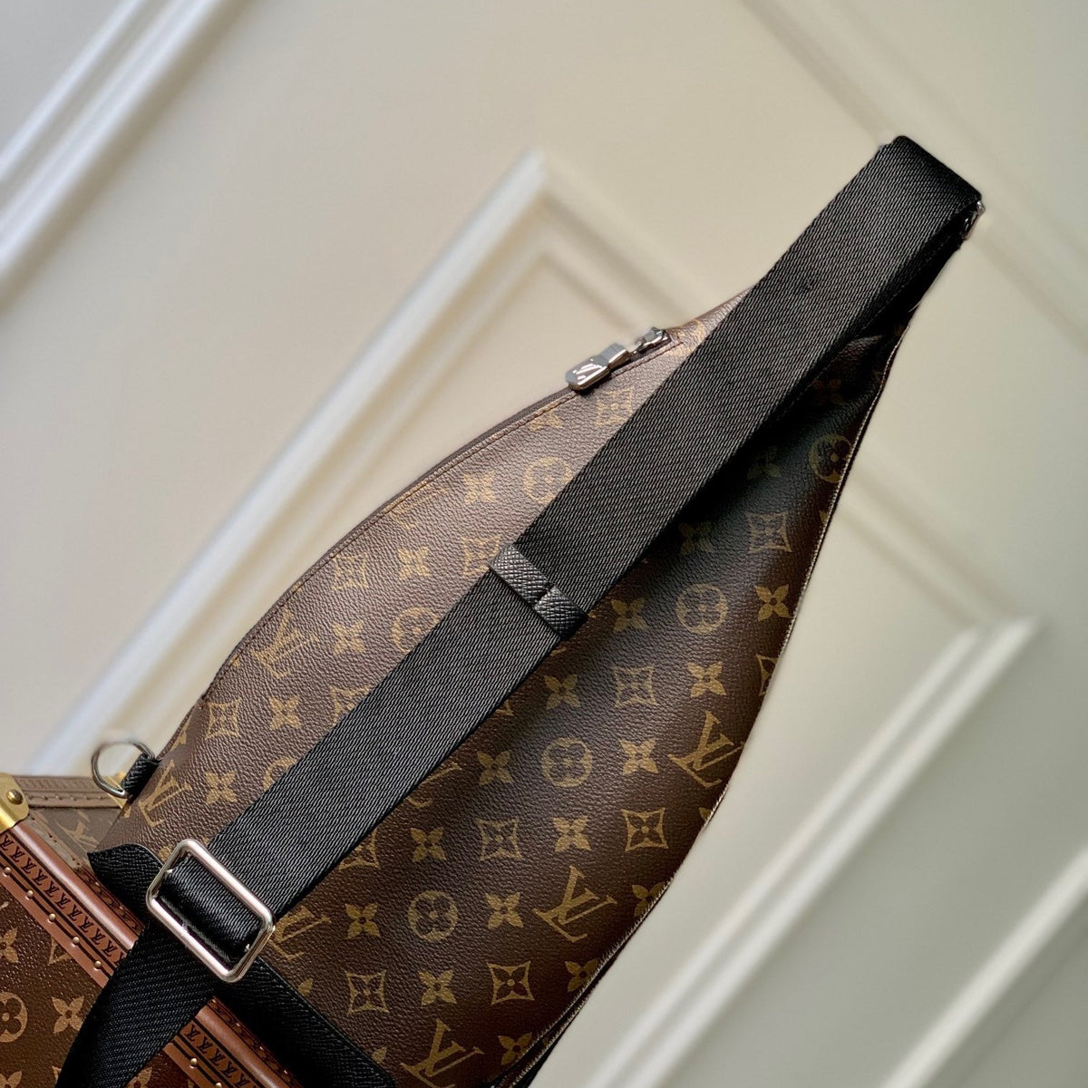 LOU DUO SLING BAG