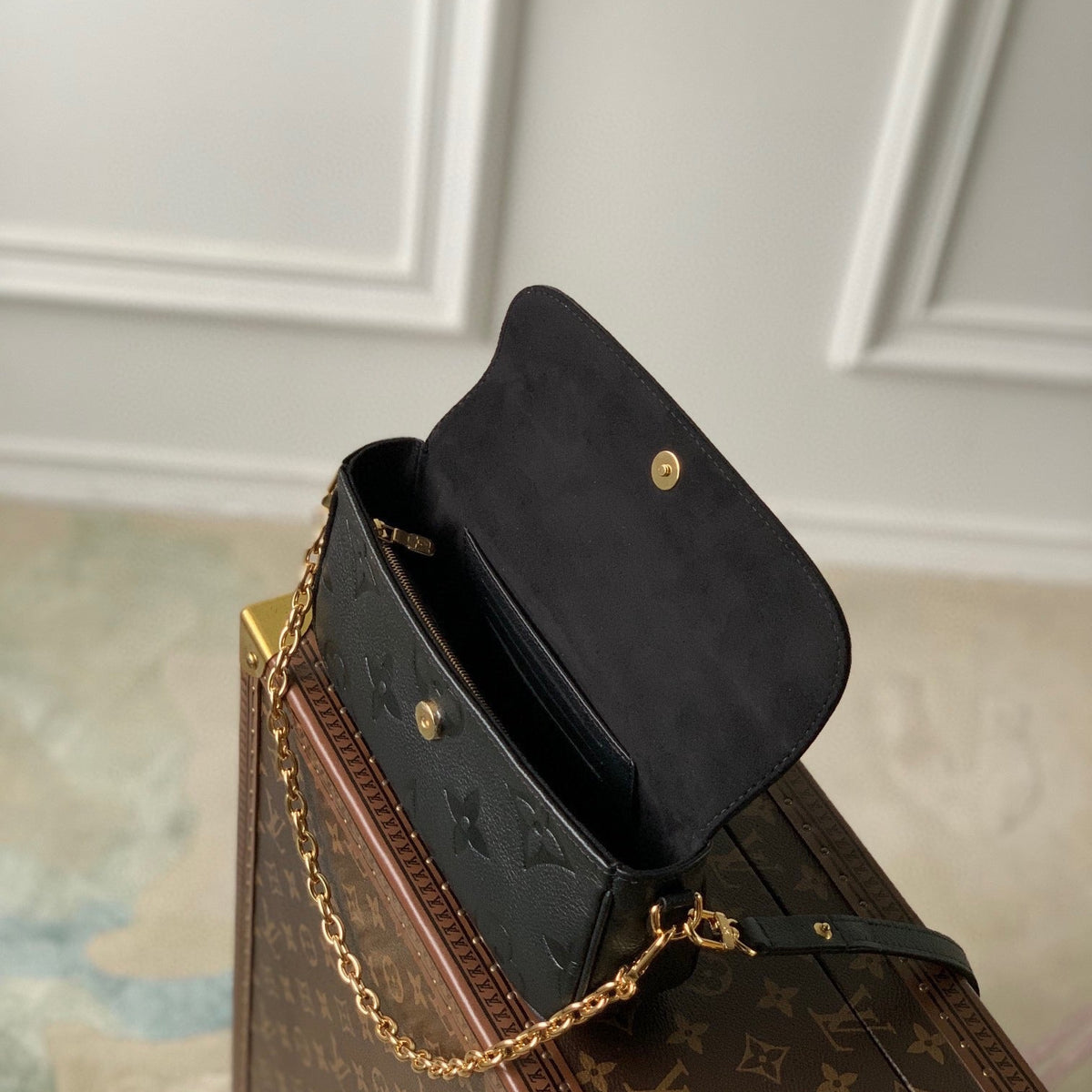 LOU IVY WALLET ON CHAIN BAG