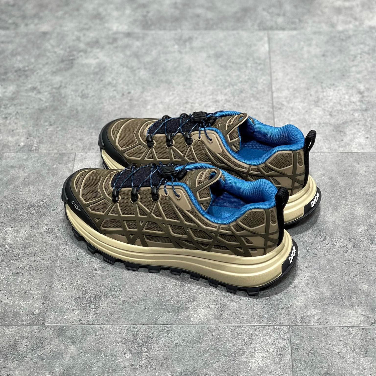 CD B31 TRAINERS