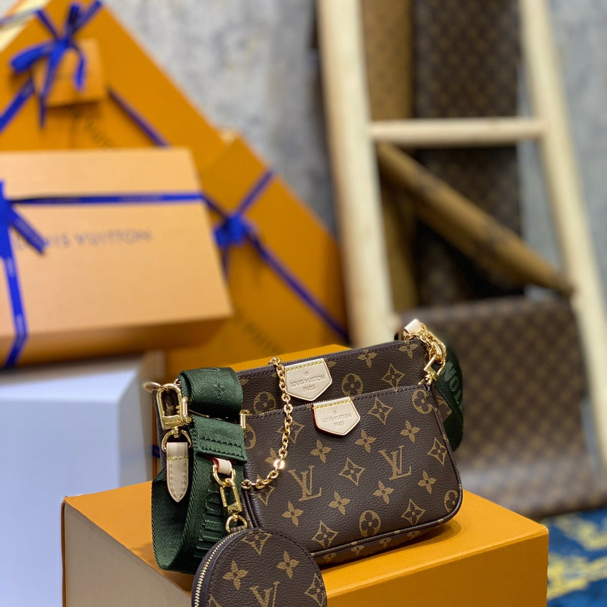 LOU MULTI POCHETTE ACCESSOIRES