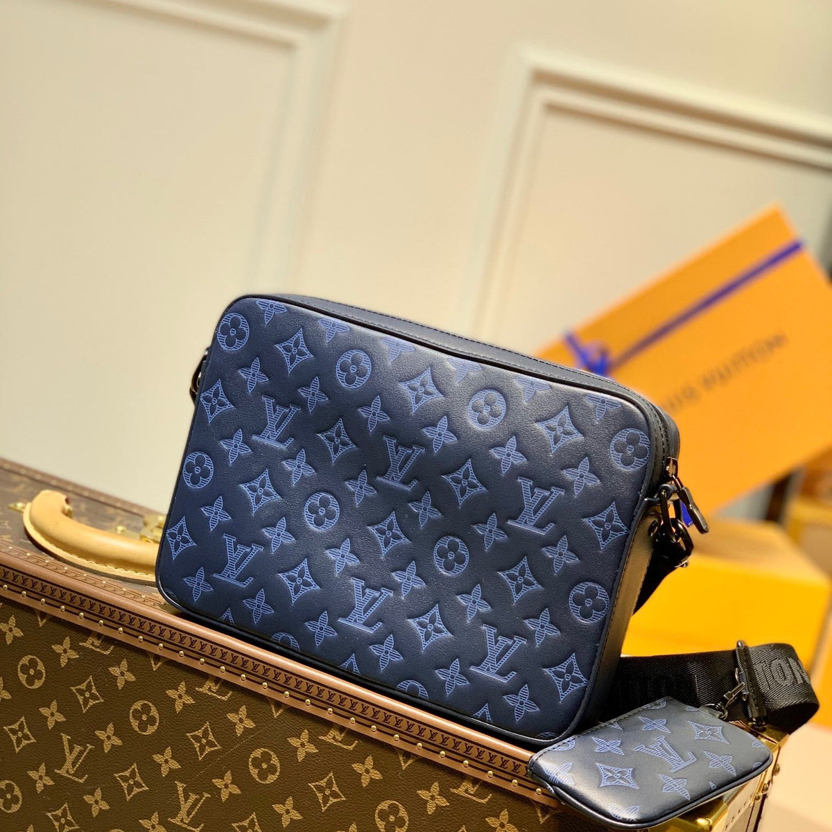 LOU DUO MESSENGER BAG