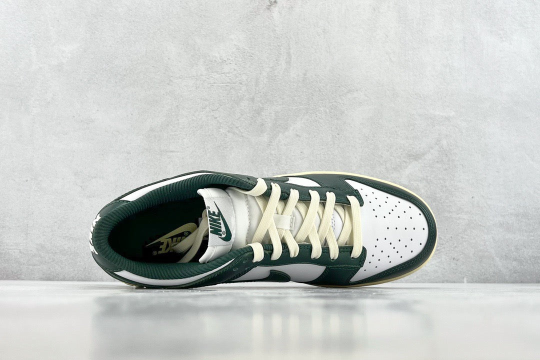 DUNK LOW VINTAGE GREEN