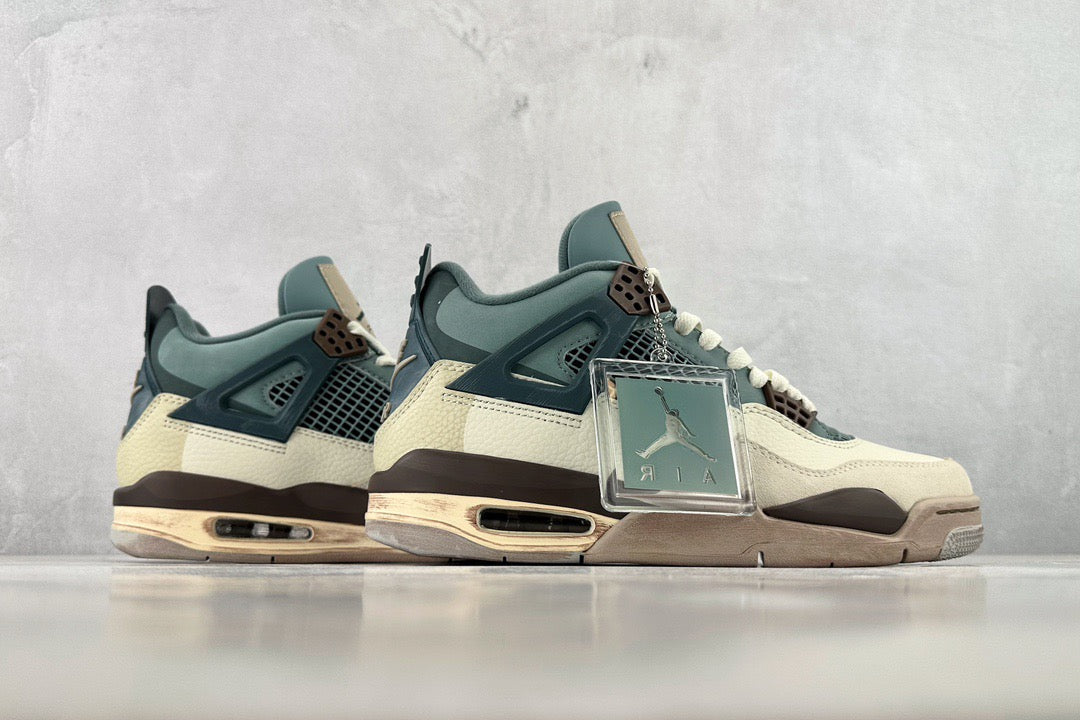 NIKE JORDAN 4 RETRO