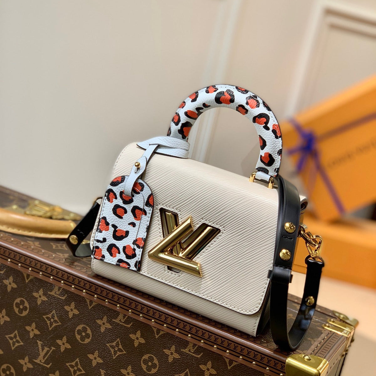 LOU TWIST PM BAG
