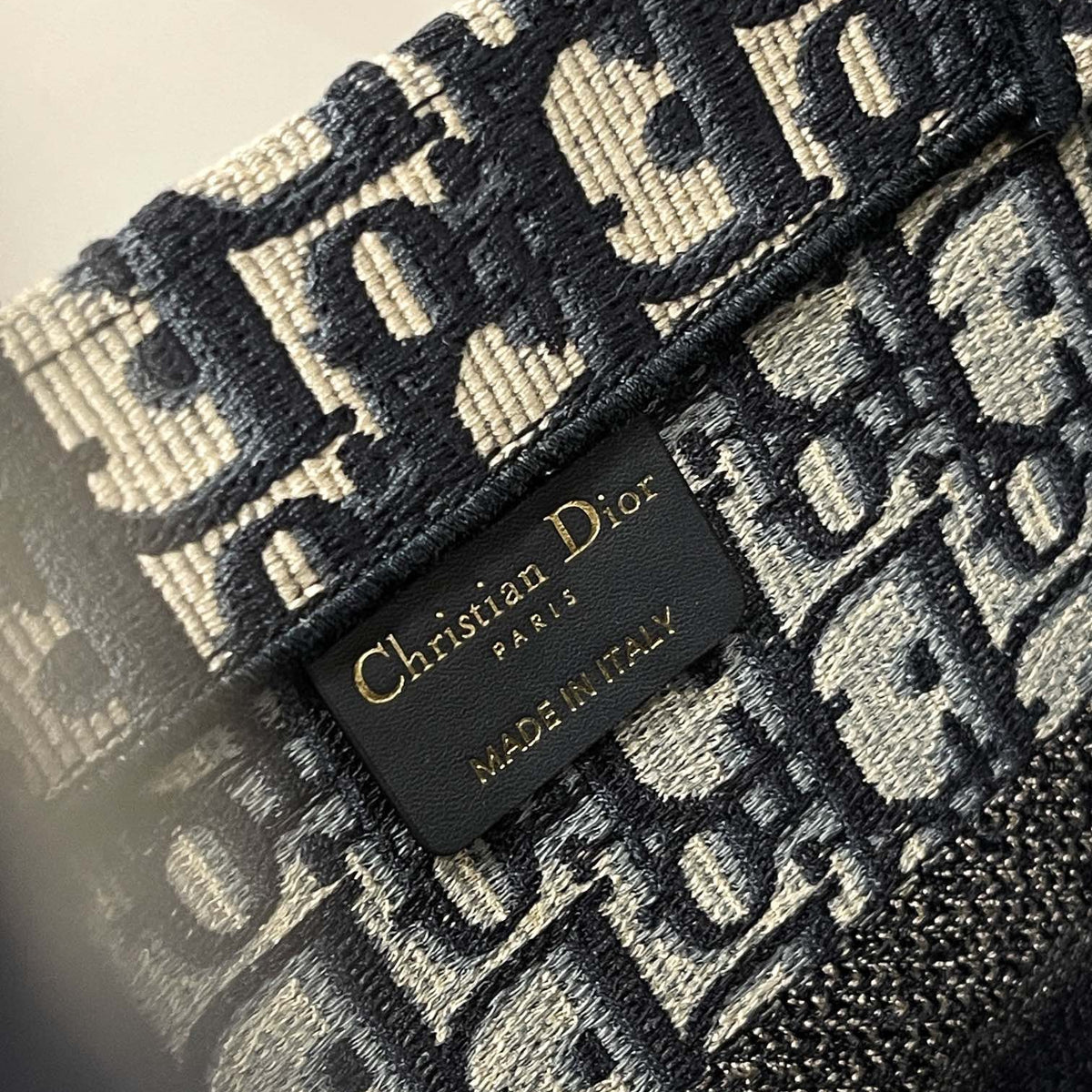 CD MEDIUM BOOK TOTE BAG