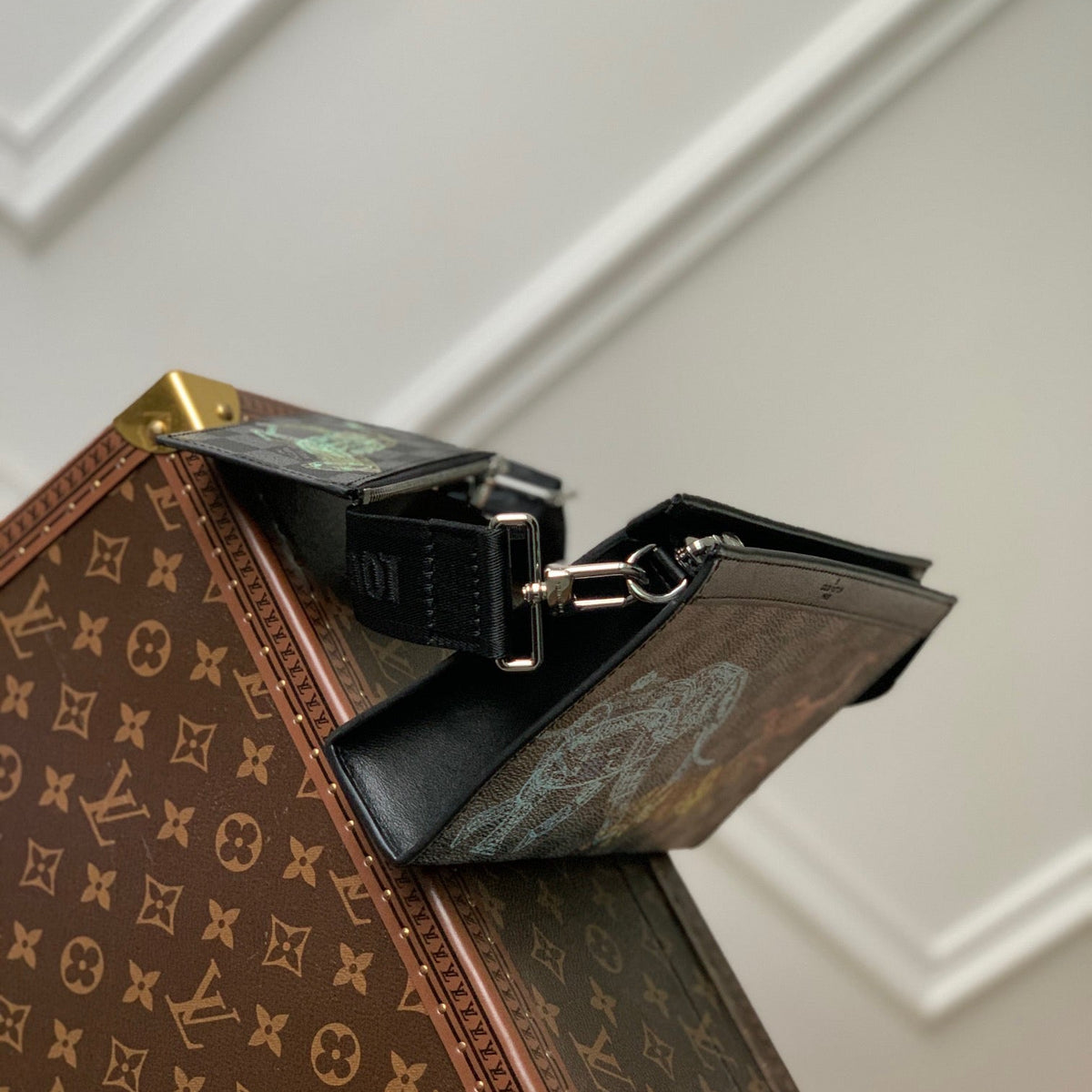 LOU GASTON WEARABLE WALLET