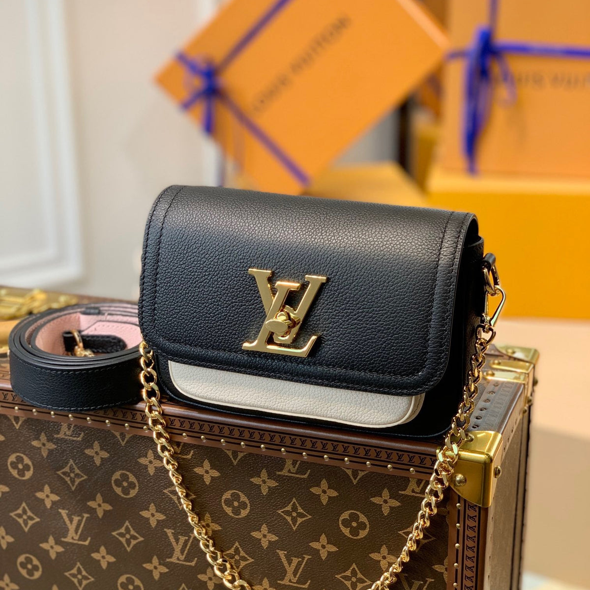 LOU LOCKME TENDER BAG
