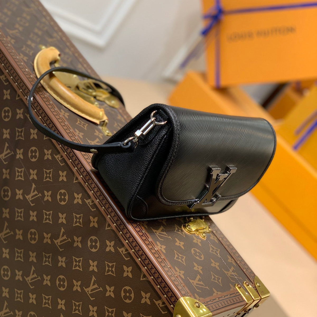 LOU BUCI BAG