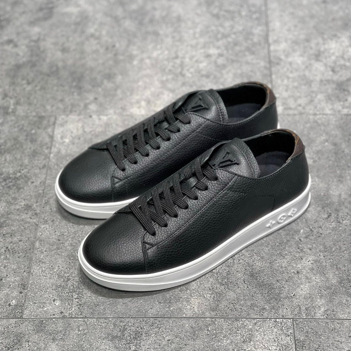 LOU RESORT TRAINERS