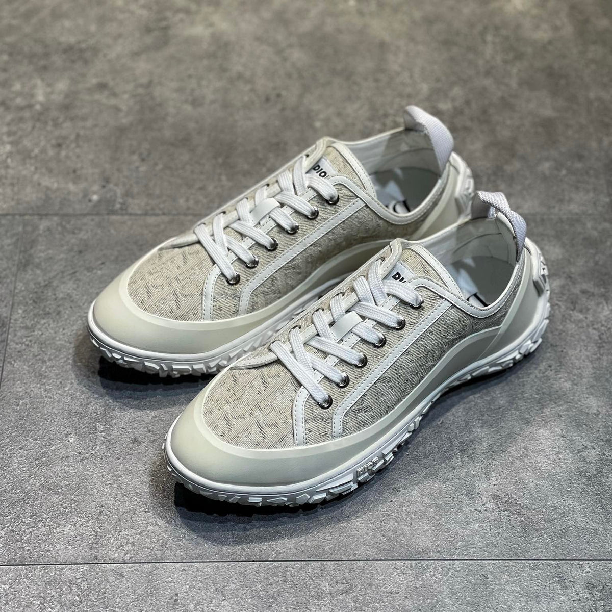 CD B28 SNEAKERS