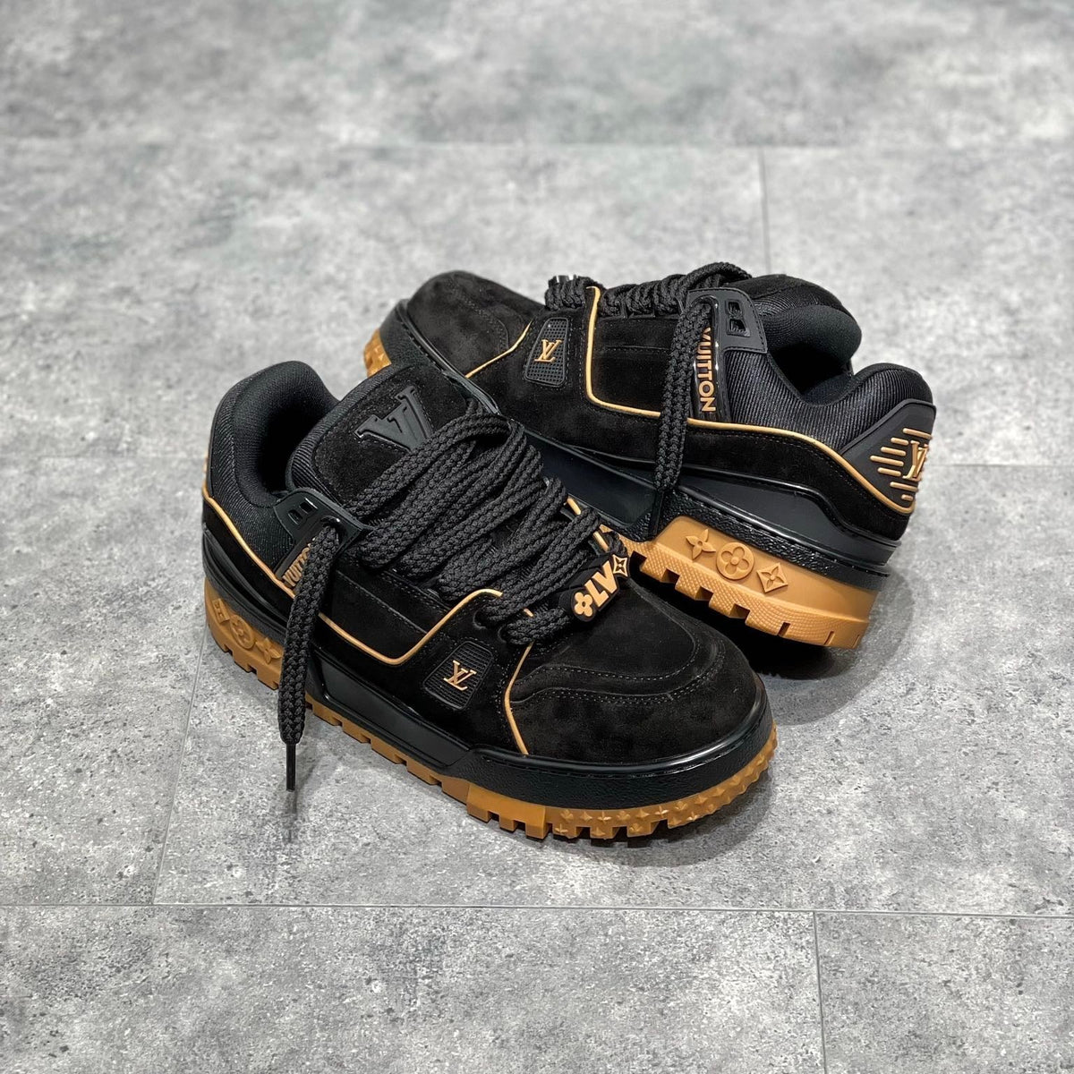LOU TRAINERS