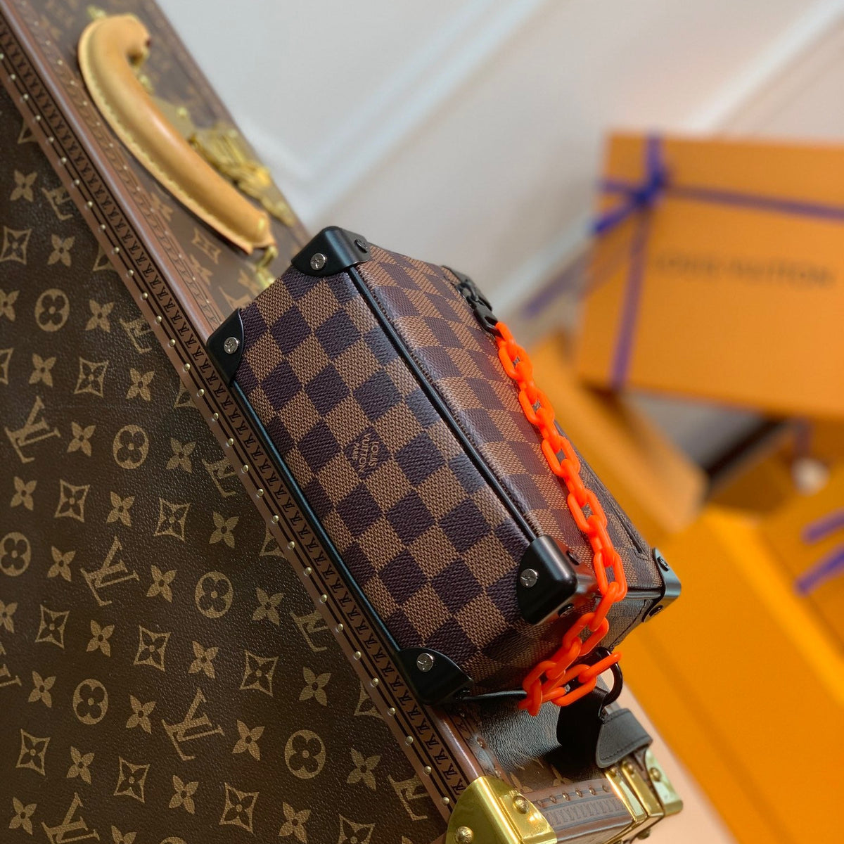 LOU SOFT TRUNK BAG