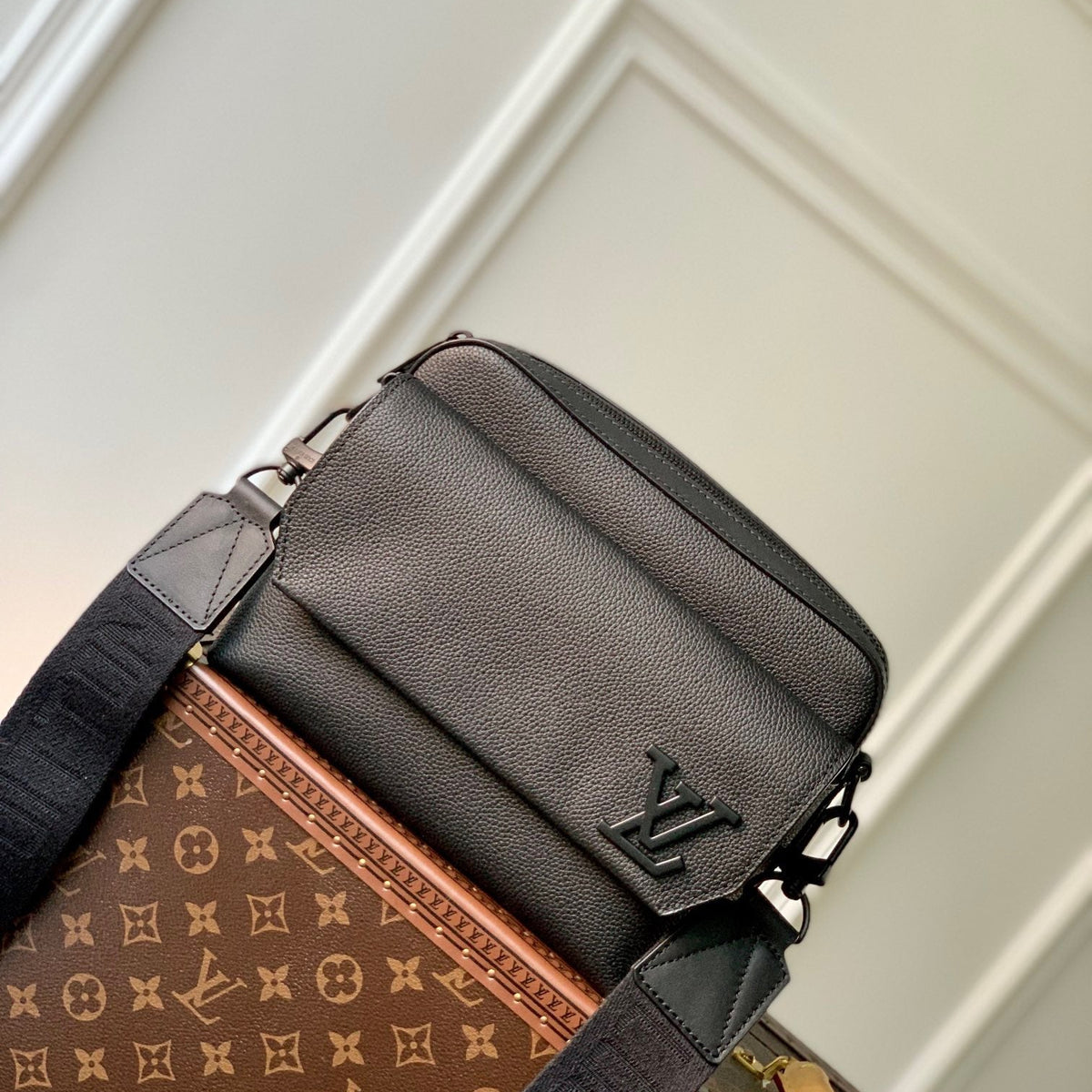 LOU FASTLINE MESSENGER BAG