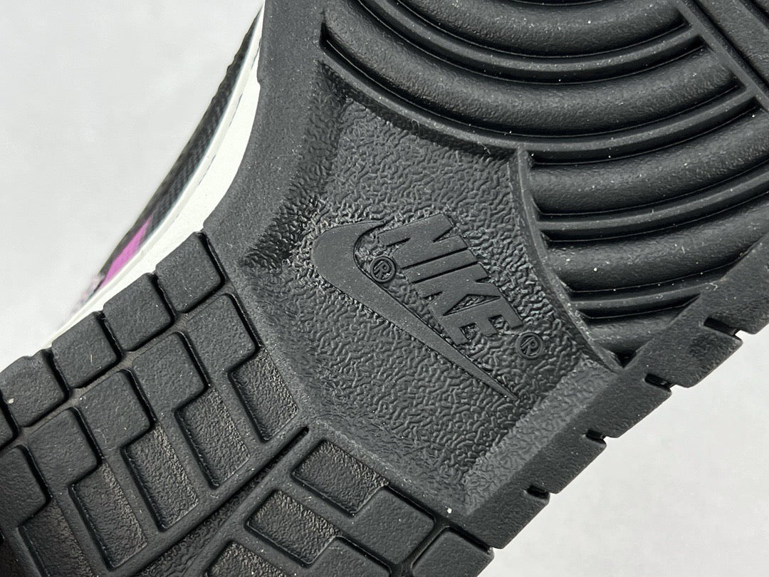 DUNK LOW GRAFFITI