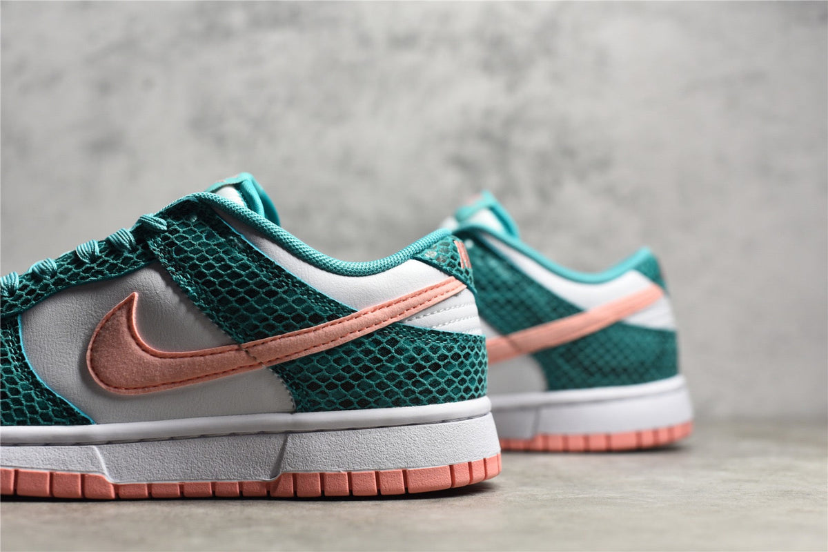 DUNK LOW SNAKESKIN