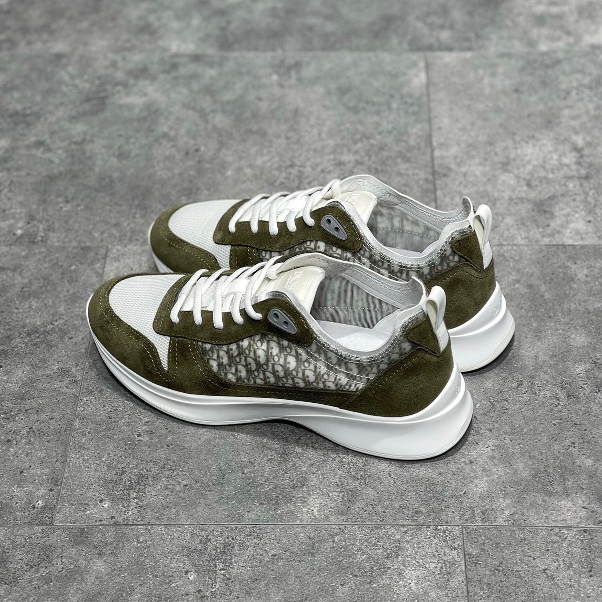 CD B25 SNEAKERS