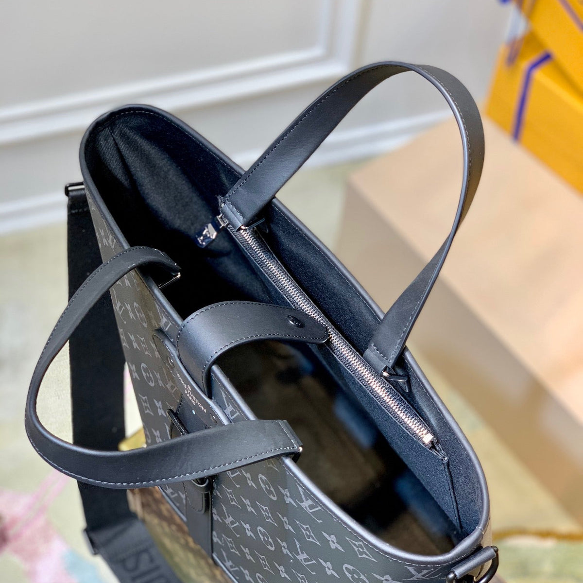 LOU SAUMUR TOTE