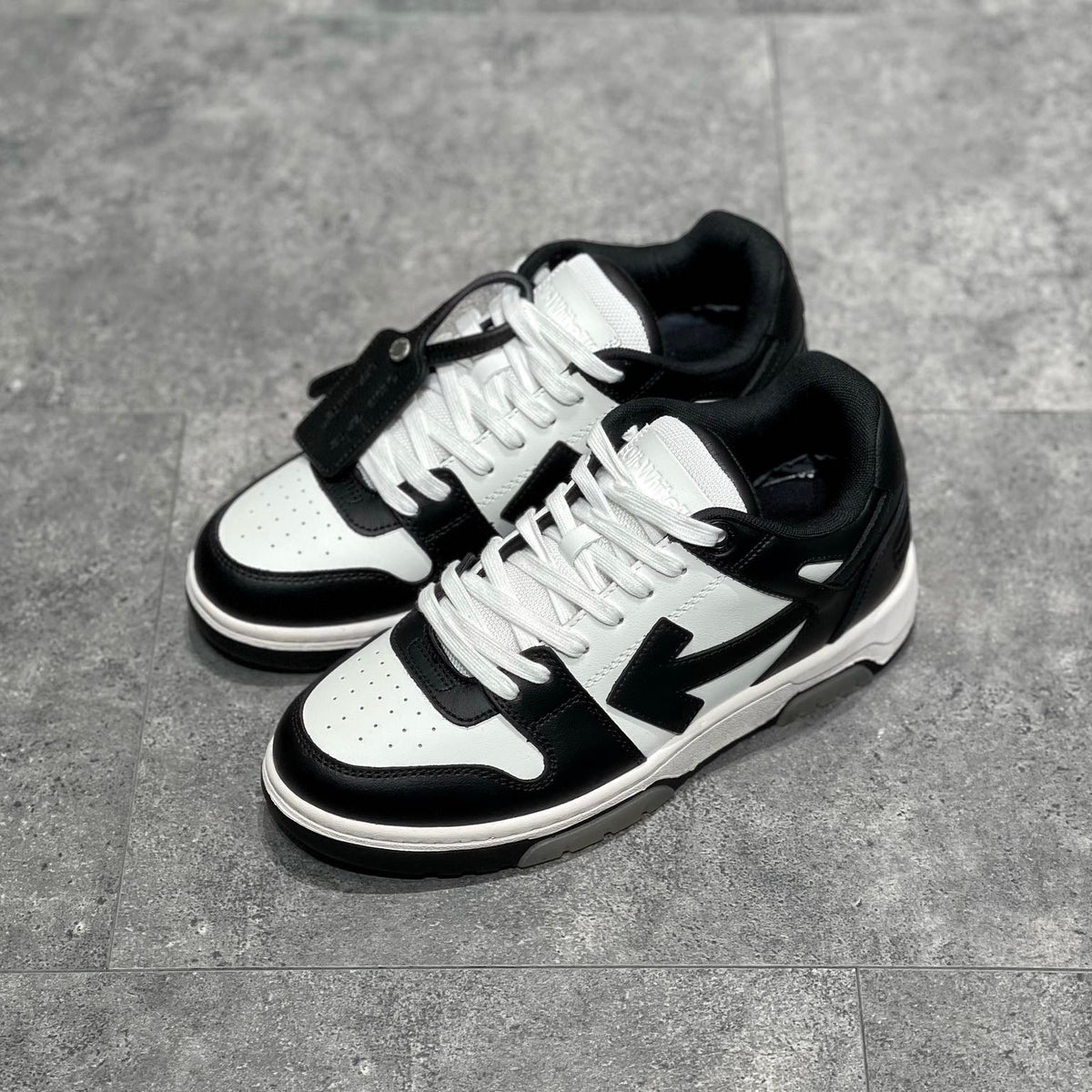 OFF W OUT OF OFFICE SNEAKERS