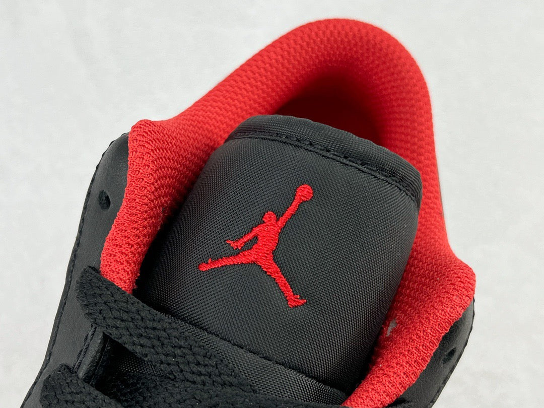 JORDAN 1 LOW WHITE TOE