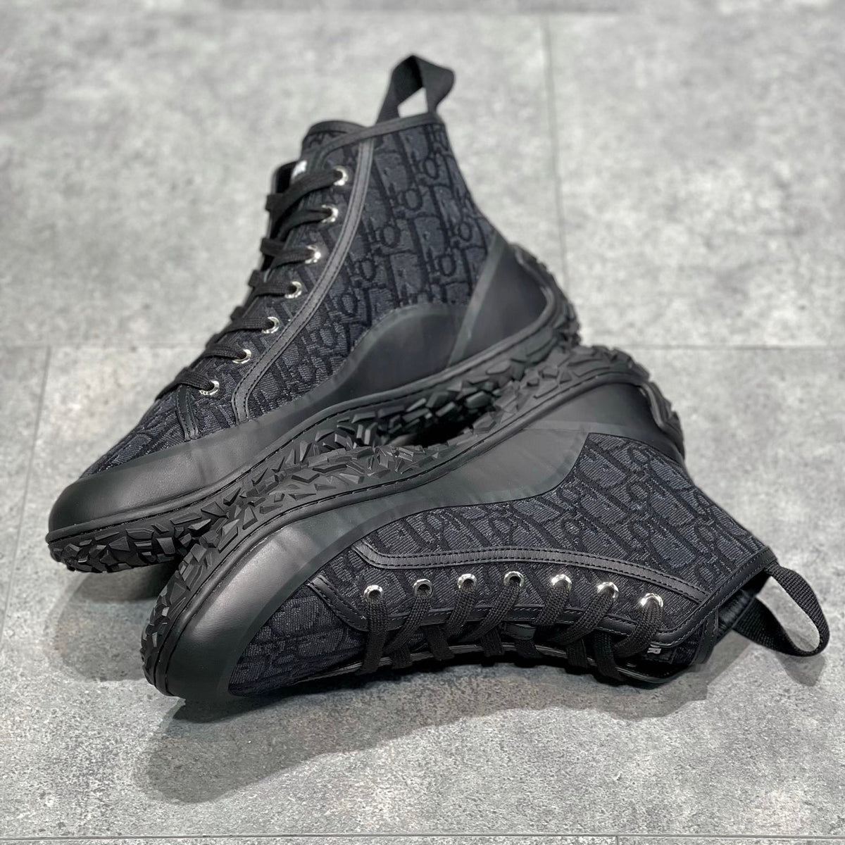 CD B28 SNEAKERS