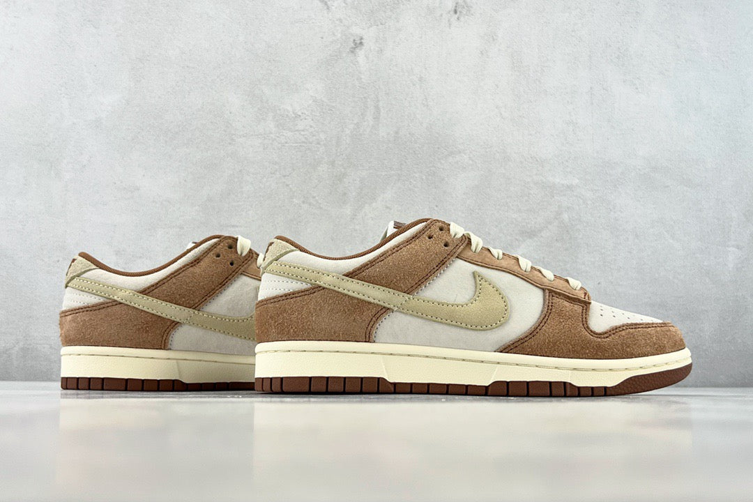 DUNK LOW MEDIUM CURRY