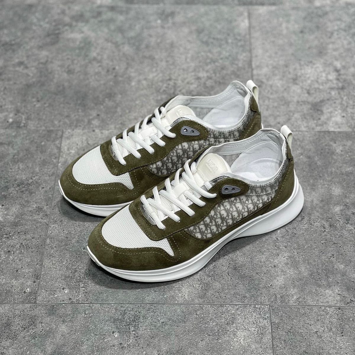 CD B25 SNEAKERS