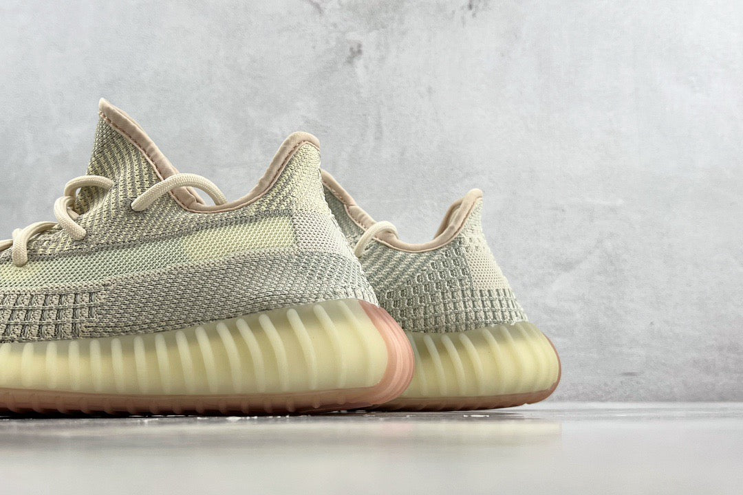 YEEZY BOOST 350 V2