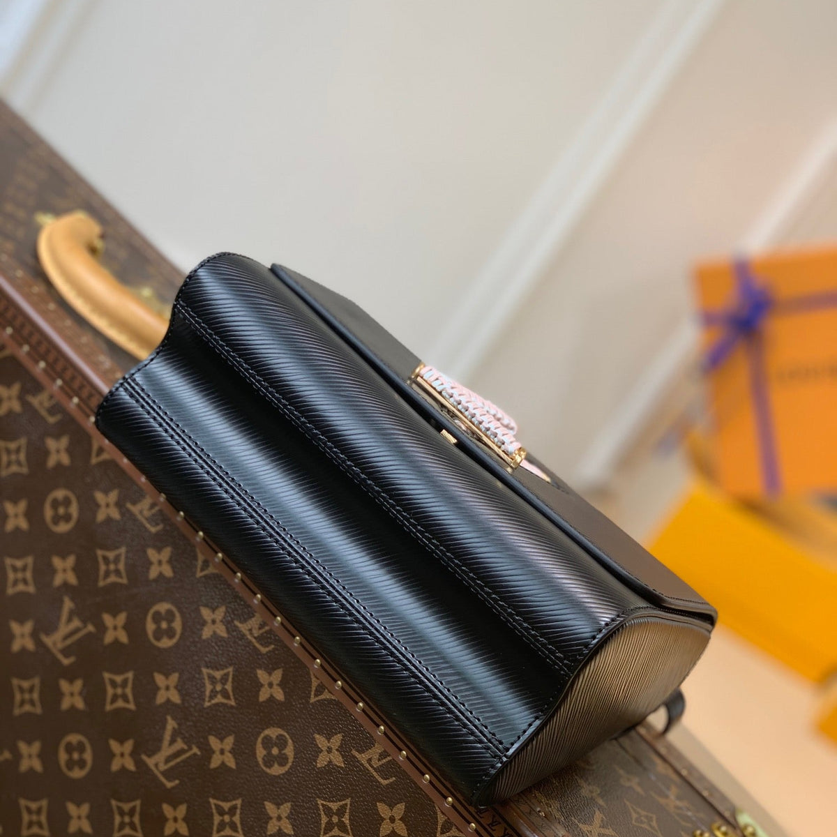 LOU TWIST PM BAG