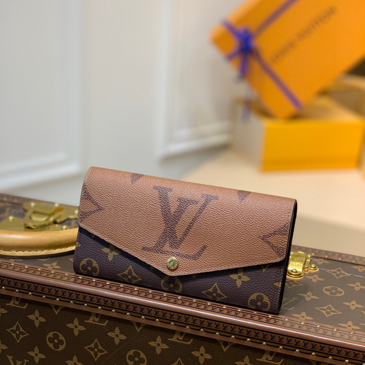 LOU SARAH WALLET