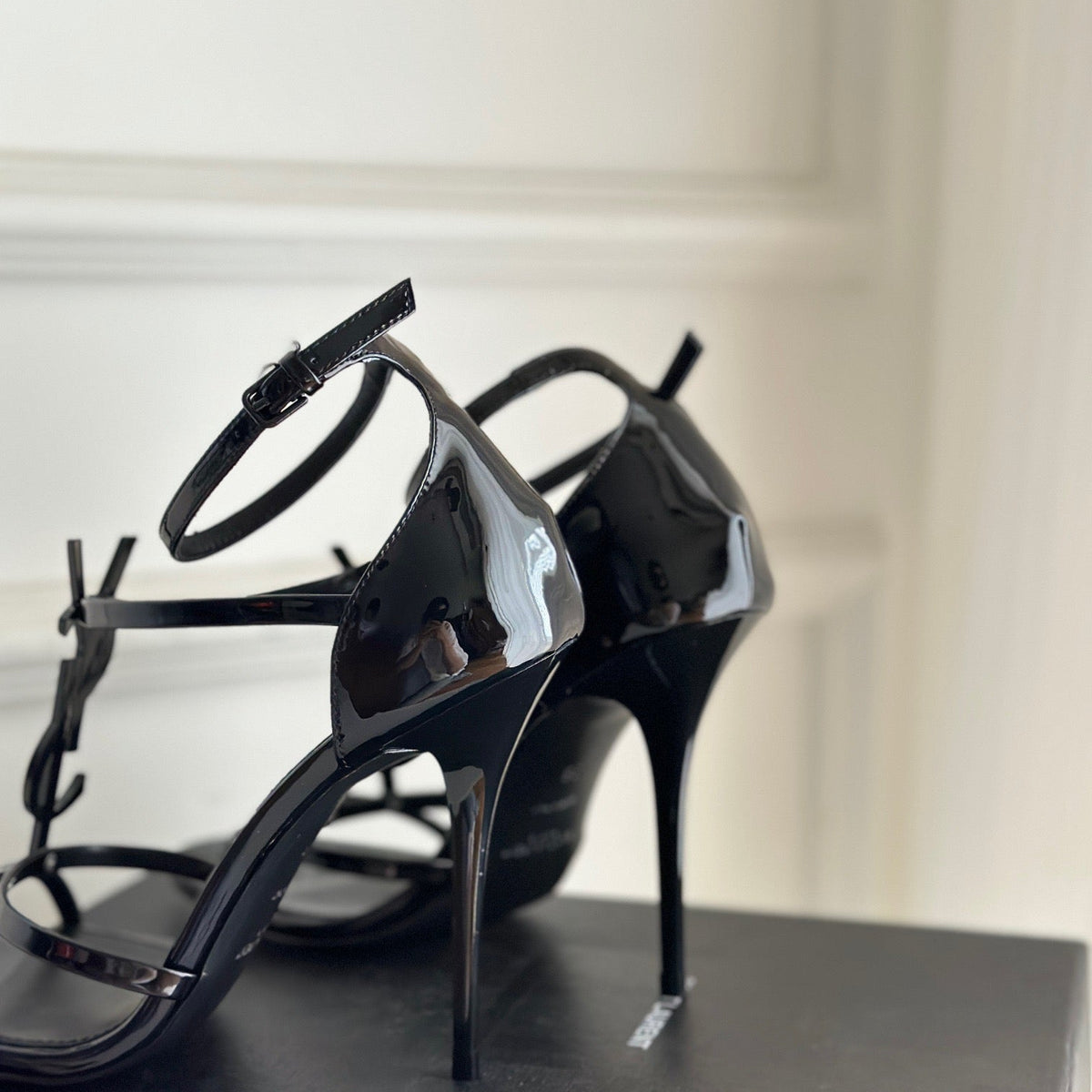 SL HEELS